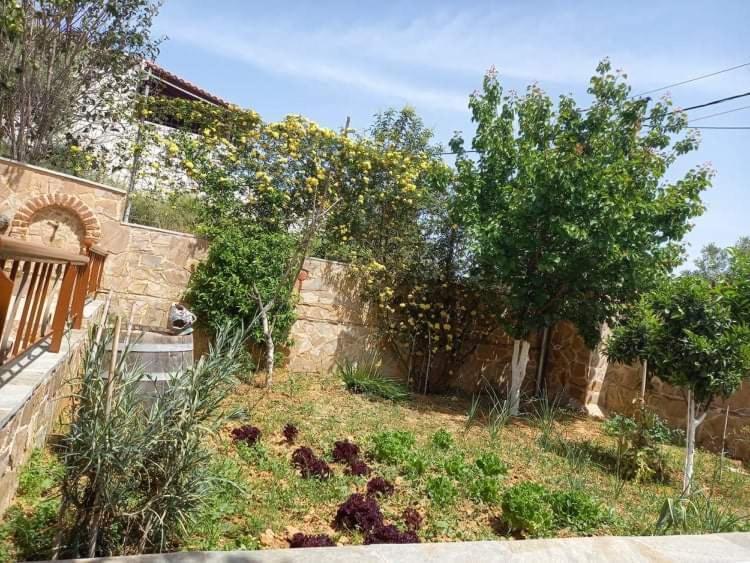 Villa Peaceful House Near Airport Pikérmion Exterior foto