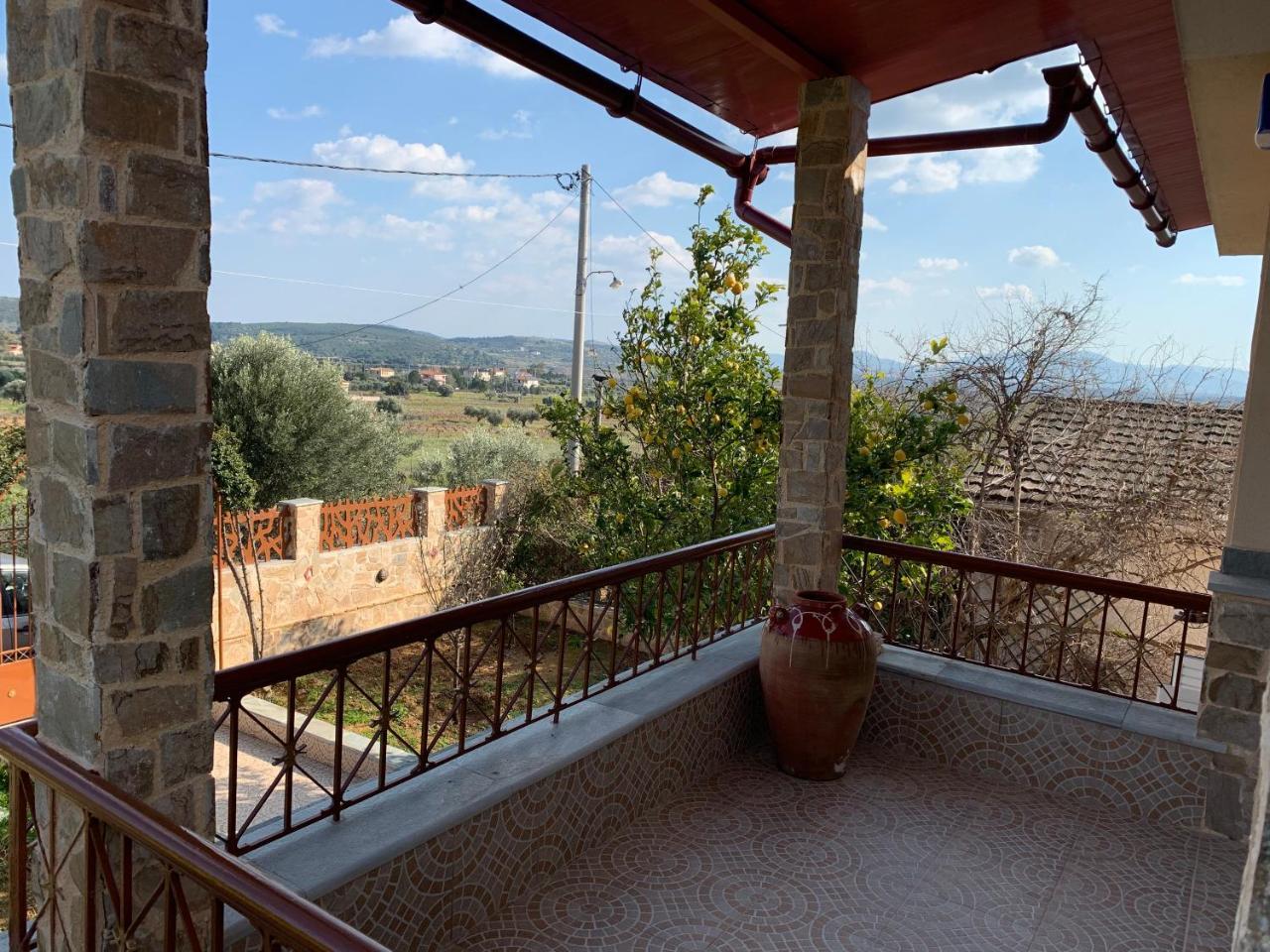 Villa Peaceful House Near Airport Pikérmion Exterior foto